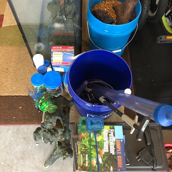 65 gallon fish tank - Picture 3 of 8